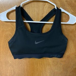 nike pro sports bra